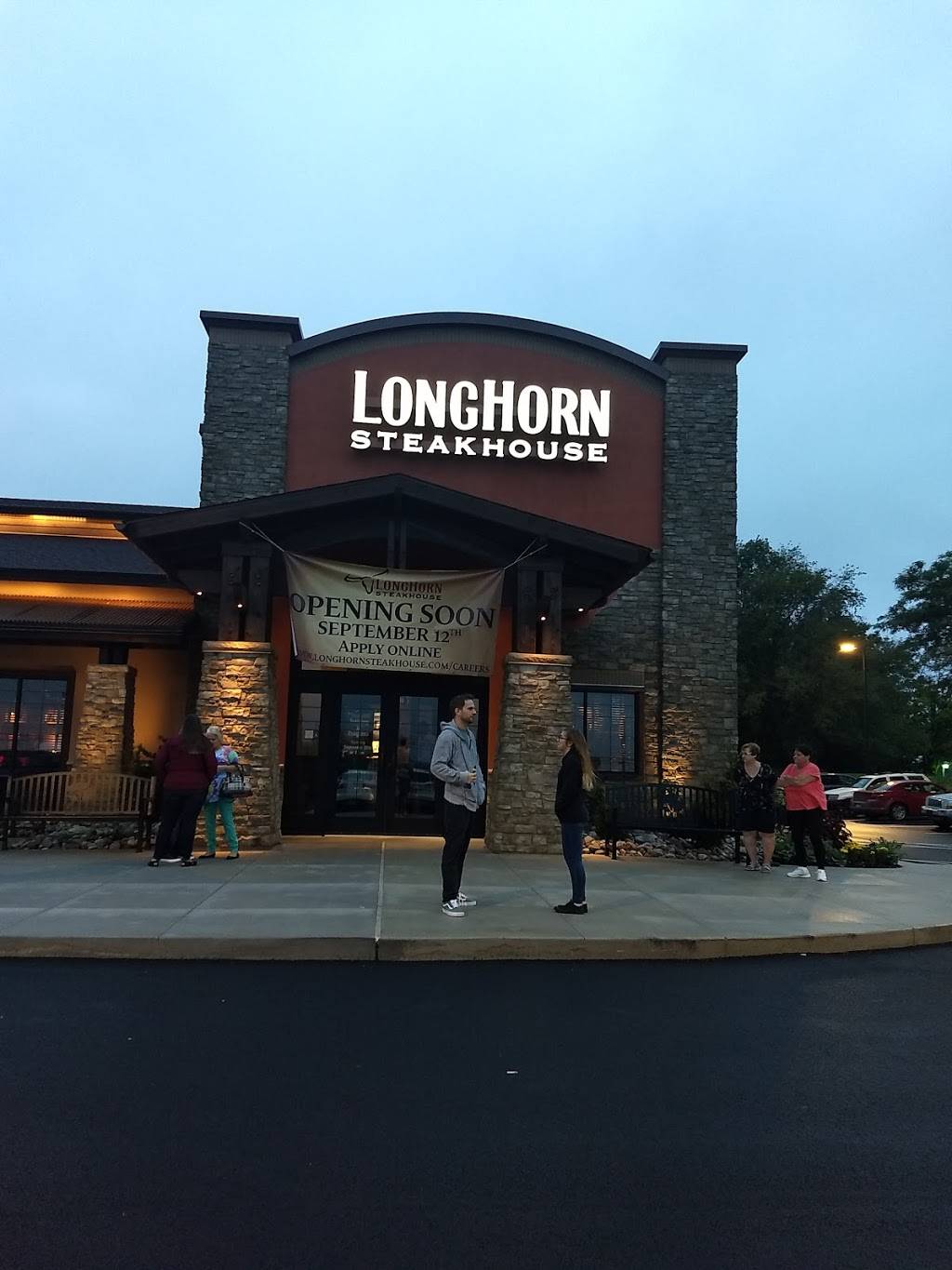 LongHorn Steakhouse | meal takeaway | 2310 Lincoln Hwy E, Lancaster, PA 17602, USA | 7172995044 OR +1 717-299-5044