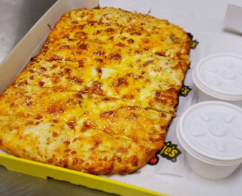 Hungry Howies | restaurant | 314 FL-19, Palatka, FL 32177, USA | 3865307101 OR +1 386-530-7101