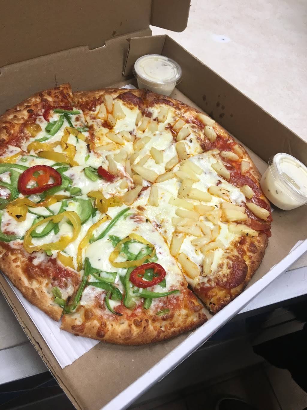 Le Bella Pizza | restaurant | 455 Barton St E, Hamilton, ON L8L 2Y6, Canada | 9055297627 OR +1 905-529-7627