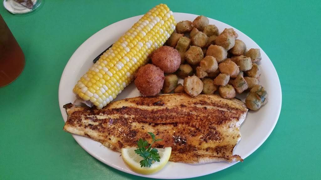 Jolly Roger Market & Grill | restaurant | 716 Industrial Blvd, Ellijay, GA 30540, USA | 7062762090 OR +1 706-276-2090