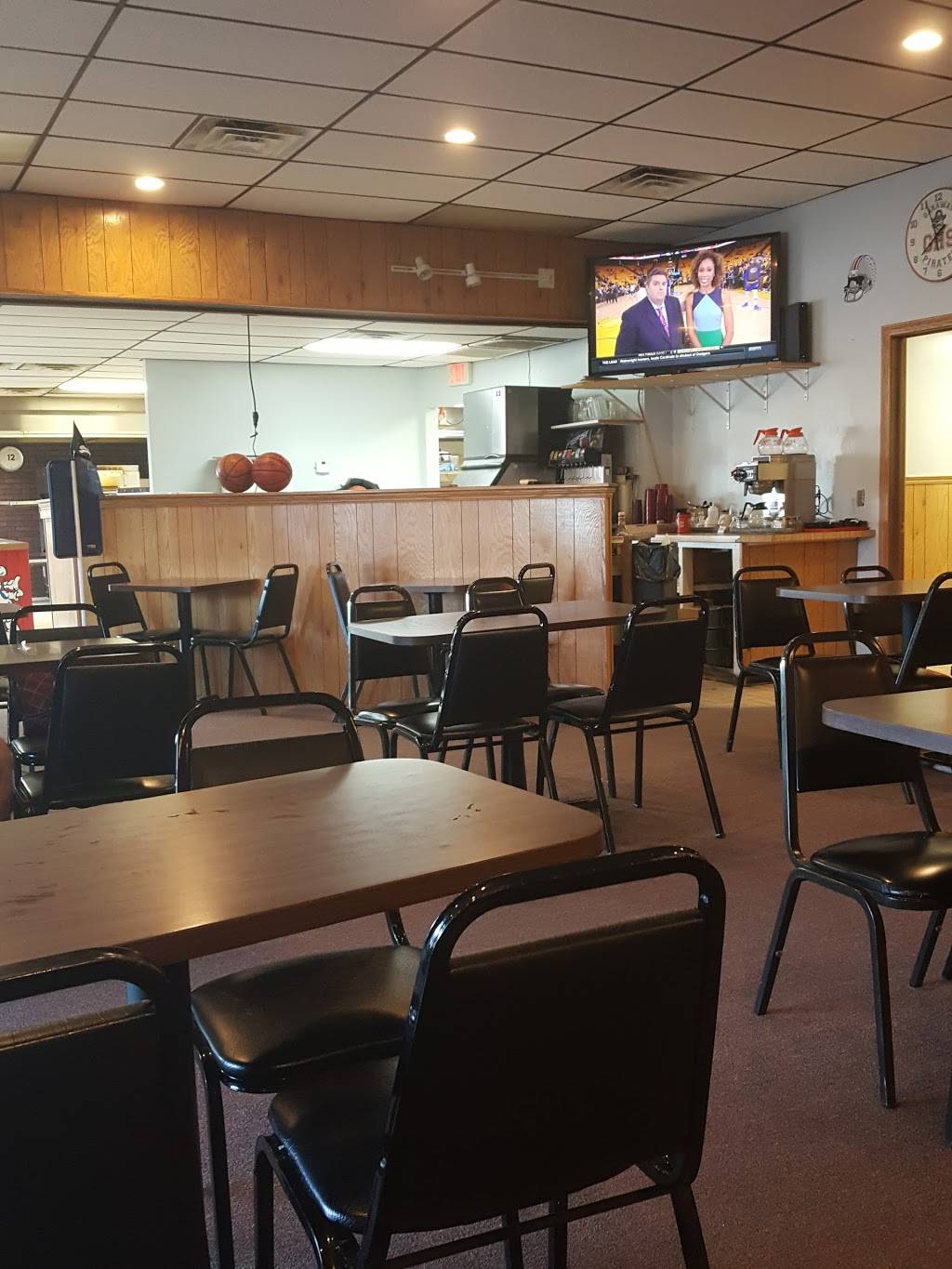 Pizza Parlor V | restaurant | 685 Dover Rd NE, Sugarcreek, OH 44681, USA | 3308524888 OR +1 330-852-4888