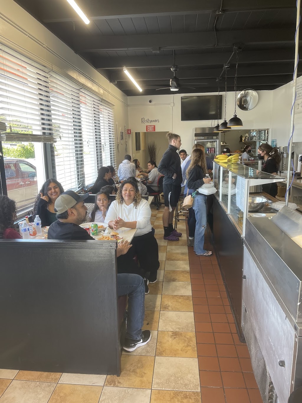 R&R’S CAFE | restaurant | 1260 Rumrill Blvd, San Pablo, CA 94806, USA | 5102106919 OR +1 510-210-6919