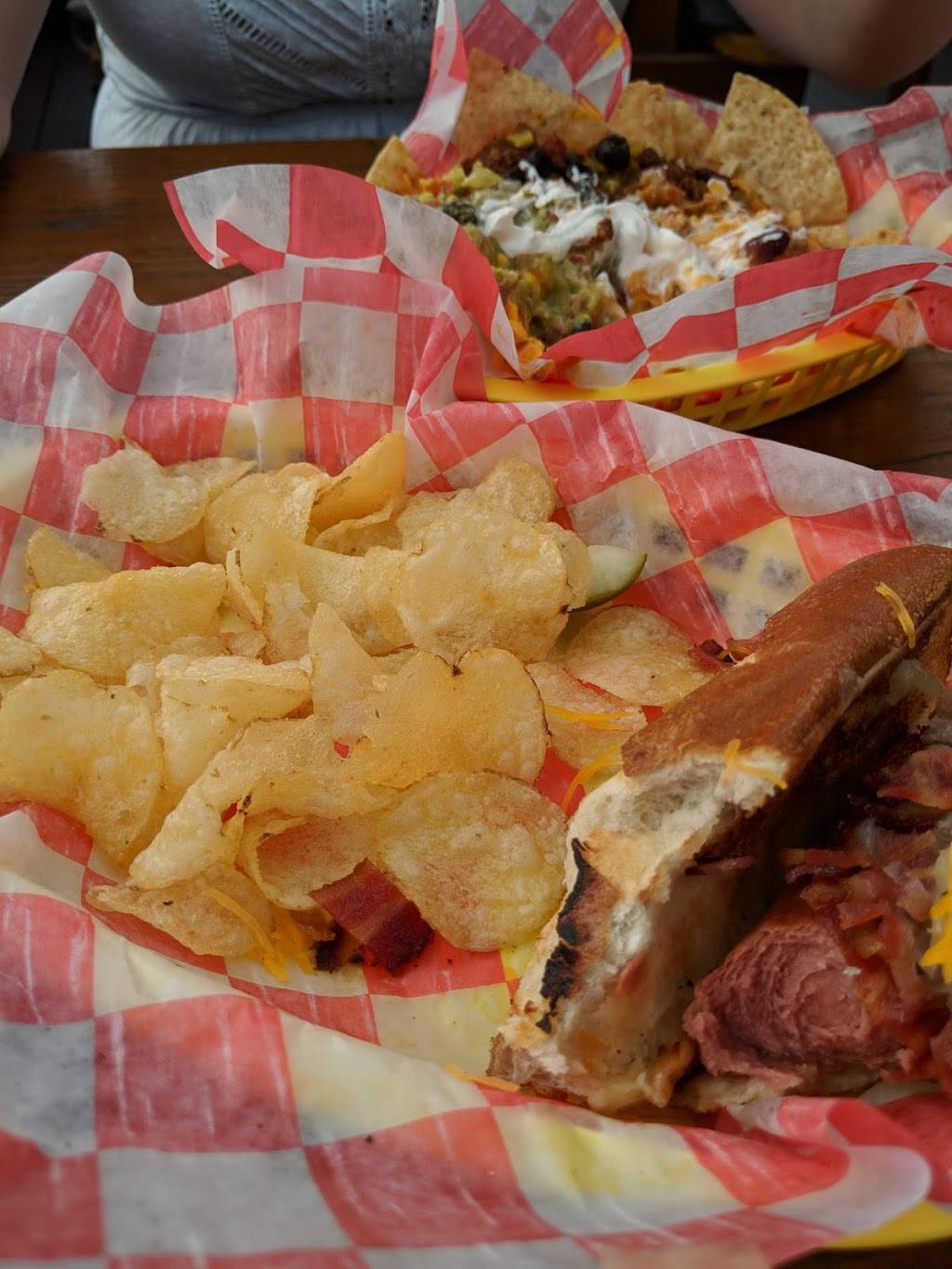 Dew Drop Inn | restaurant | 2801 8th St NE, Washington, DC 20017, USA | 2027910909 OR +1 202-791-0909