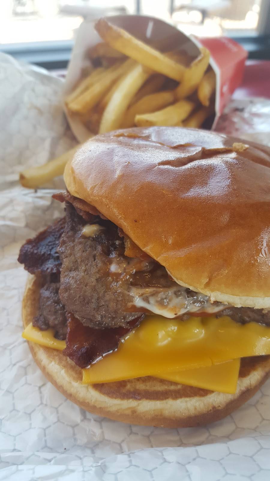 Wendys | restaurant | 1117 Harrisburg Pike, Lancaster, PA 17603, USA | 7173931065 OR +1 717-393-1065