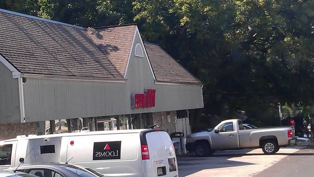 Wawa | cafe | 100 Crawford Ave, Conshohocken, PA 19428, USA | 6108250424 OR +1 610-825-0424