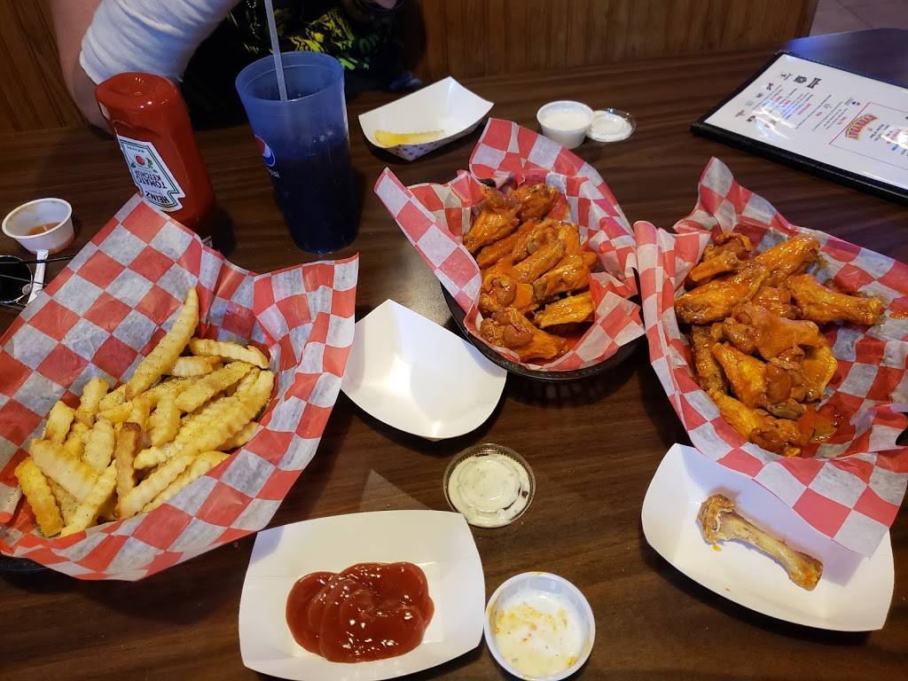 Wings N Things | restaurant | 7814 Cortez Rd W, Bradenton, FL 34210, USA | 9417942588 OR +1 941-794-2588