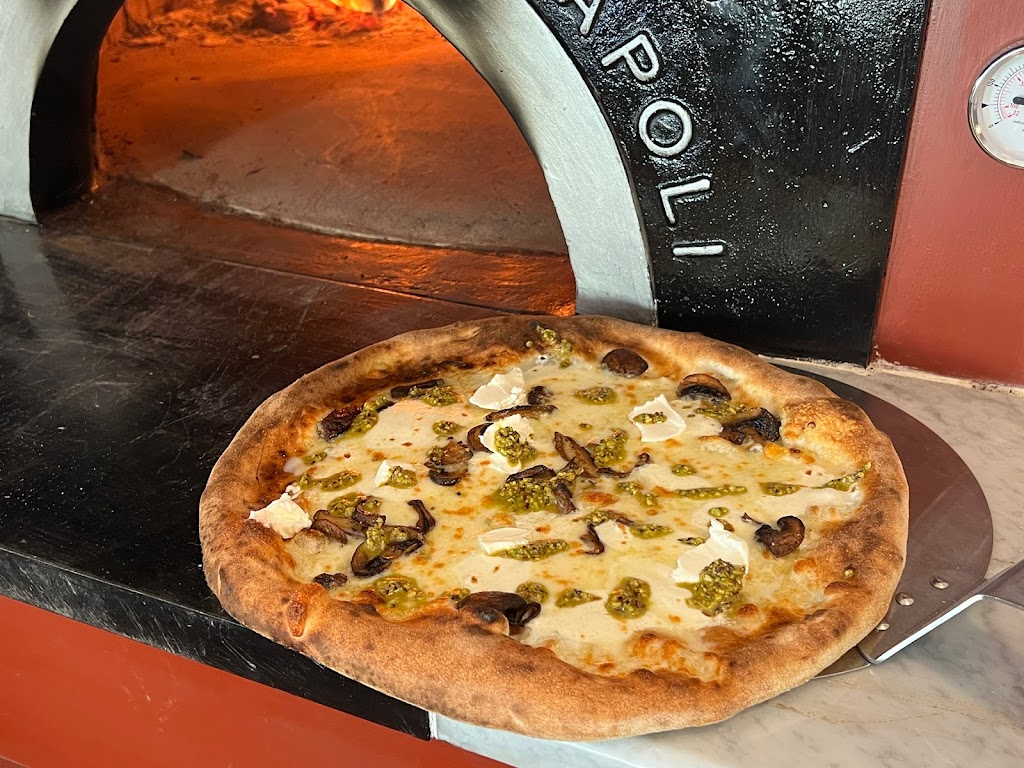 Calogeros Pizzeria | restaurant | 148A W Haines Blvd, Lake Alfred, FL 33850, USA | 8632688352 OR +1 863-268-8352