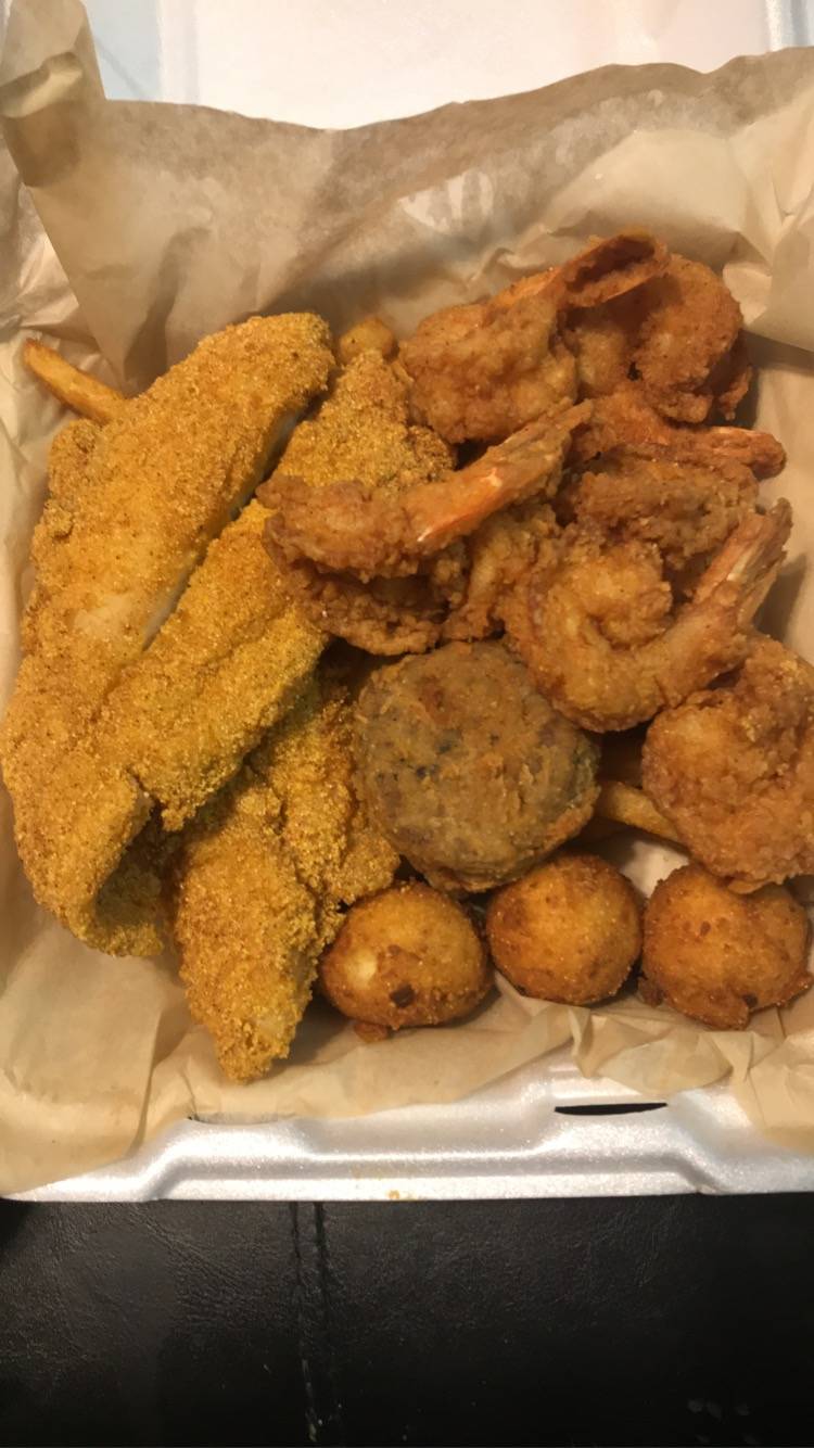 The Catch: Denton | restaurant | 1725 W University Dr, Denton, TX 76201, USA | 9407036855 OR +1 940-703-6855