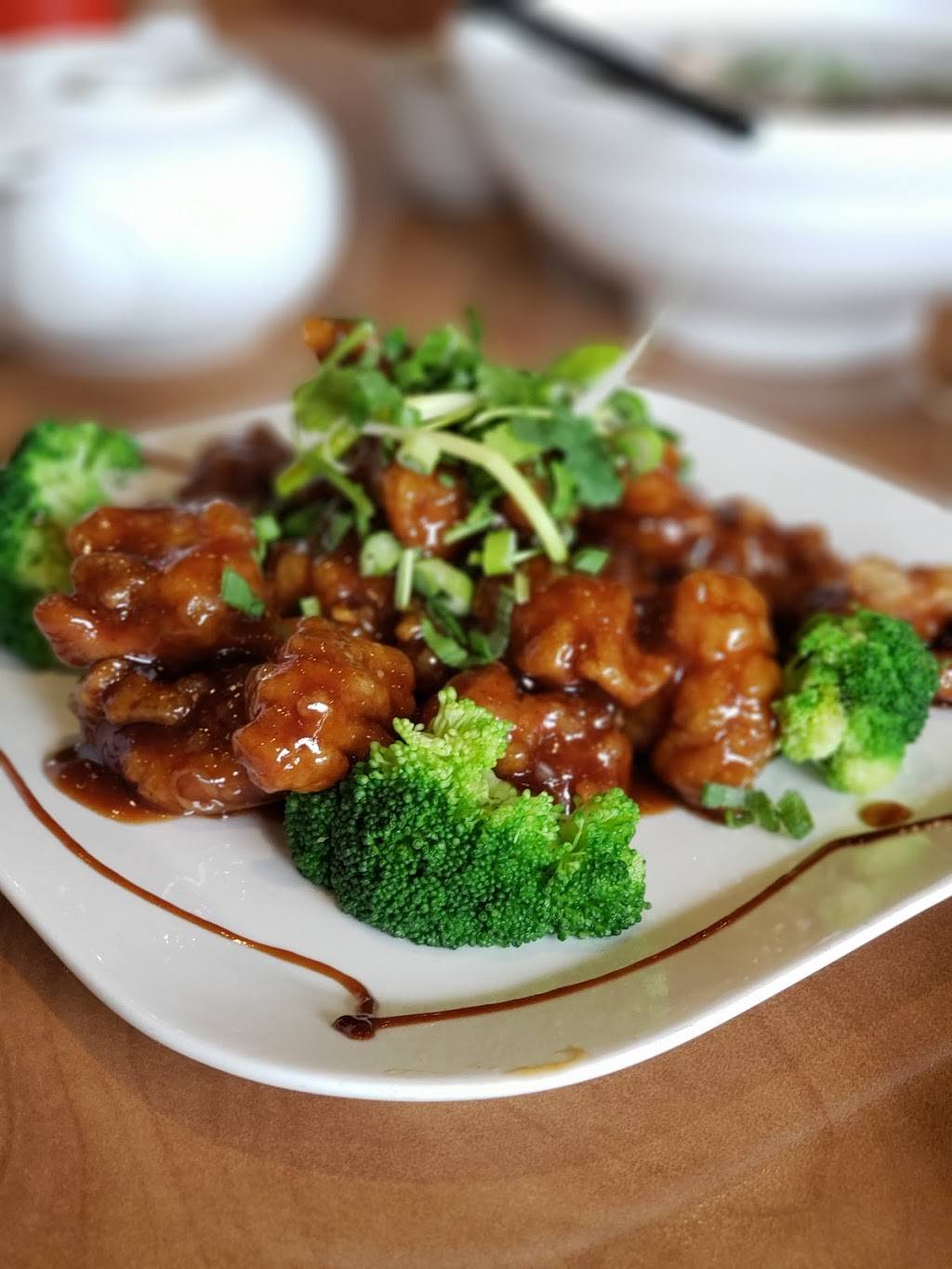 Lé Vu Authentic Vietnamese | restaurant | 1580 Dundas St E, Mississauga, ON L4X 1L4, Canada | 9052765888 OR +1 905-276-5888