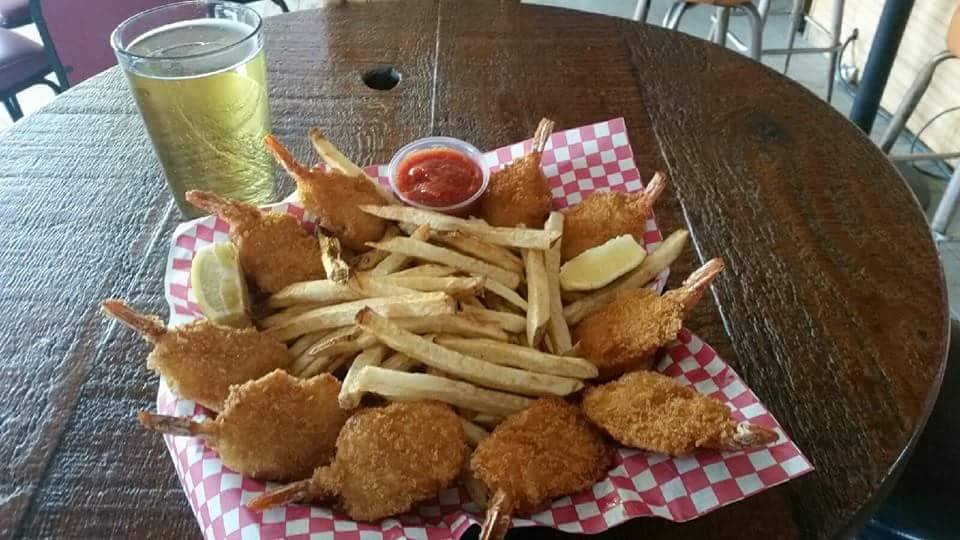 Howies On the Lake | restaurant | 4856 Coleman Dr, Akron, OH 44319, USA | 3306448343 OR +1 330-644-8343