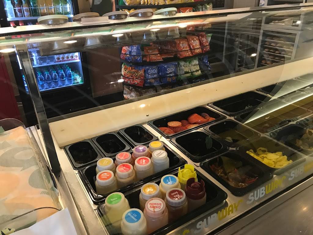 Subway Restaurants | restaurant | Mall, 500 W Germantown Pike Unit #1035, Plymouth Meeting, PA 19462, USA | 6108348216 OR +1 610-834-8216