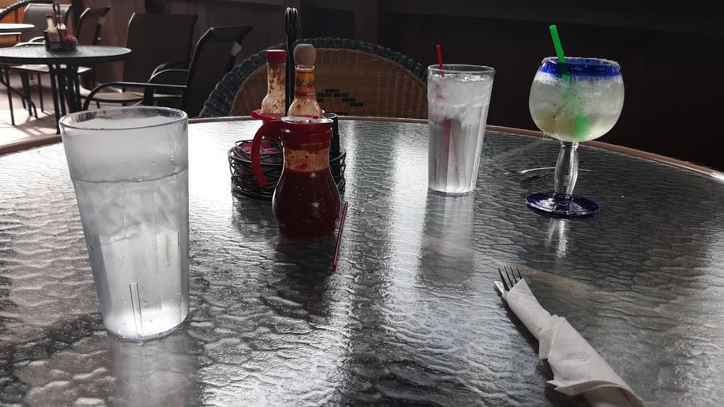 Fernandos On Pacific | restaurant | 7555 Pacific St, Omaha, NE 68114, USA | 4023998006 OR +1 402-399-8006