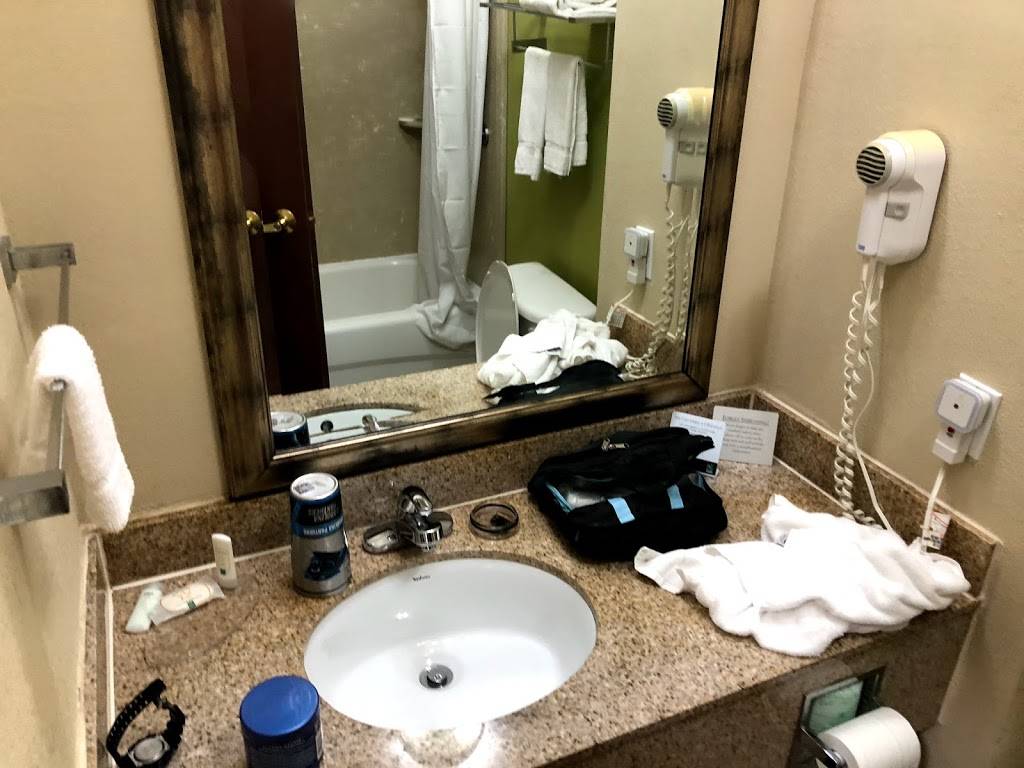 Quality Inn & Suites Quantico | restaurant | 28 Greenspring Dr, Stafford, VA 22554, USA | 5406575566 OR +1 540-657-5566