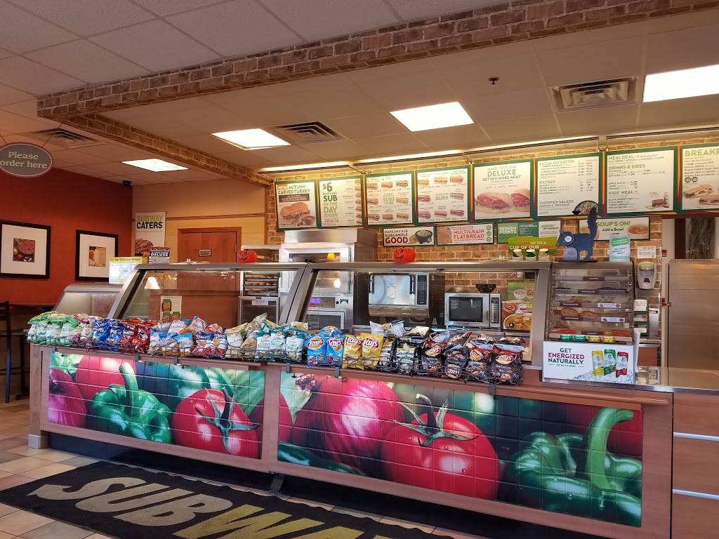 Subway | restaurant | 66 NH-27, Raymond, NH 03077, USA | 6032441952 OR +1 603-244-1952