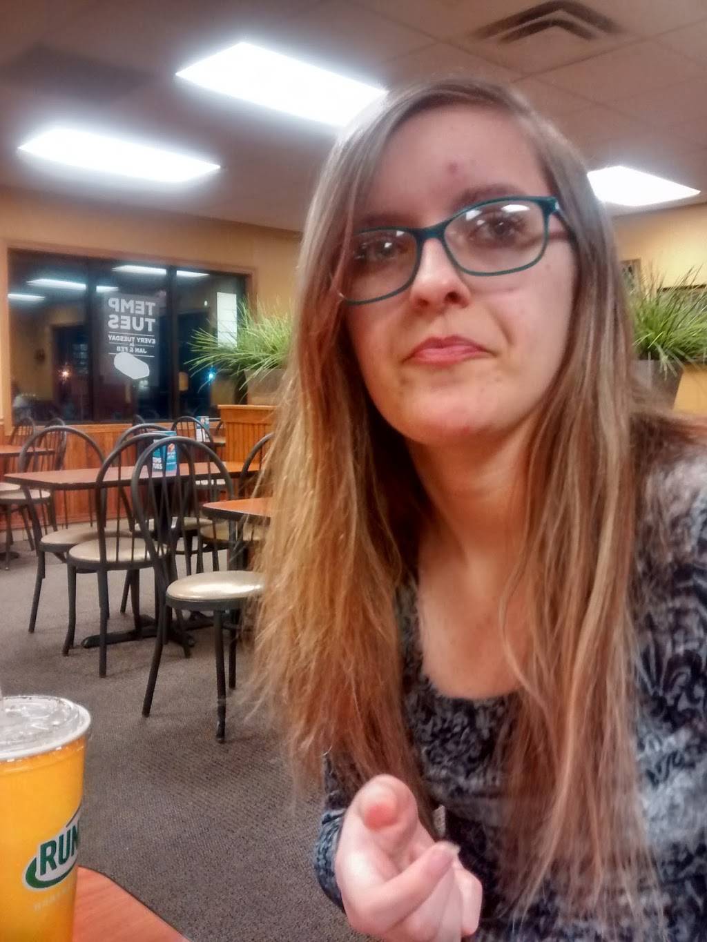 Runza Restaurant | restaurant | 2630 Industrial Drive, Fairbury, NE 68352, USA | 4027295248 OR +1 402-729-5248