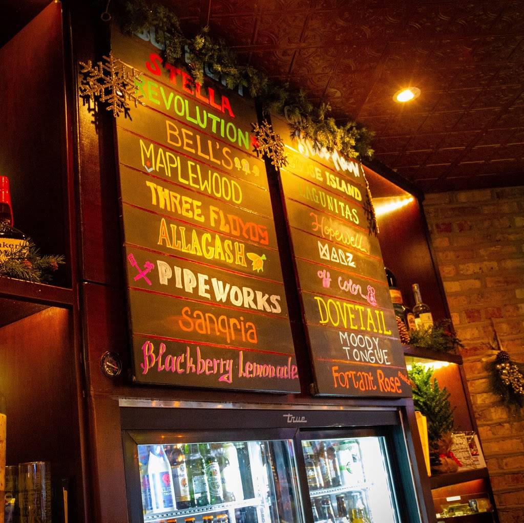 Crawfords Food & Spirits | restaurant | 3942 W School St, Chicago, IL 60618, USA | 7738532961 OR +1 773-853-2961