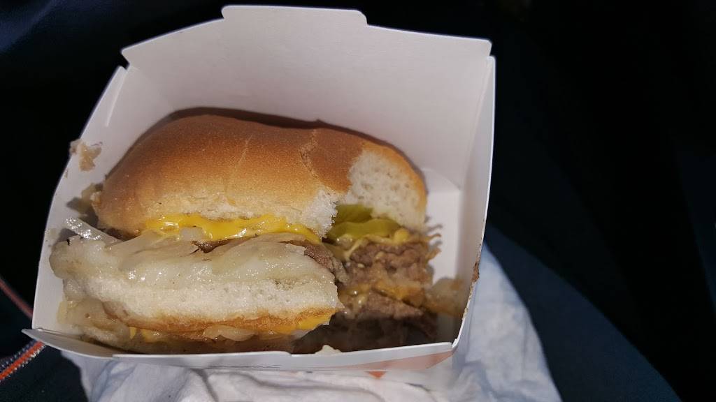 White Castle | restaurant | 9450 S Jeffery Ave, Chicago, IL 60617, USA | 7737688328 OR +1 773-768-8328