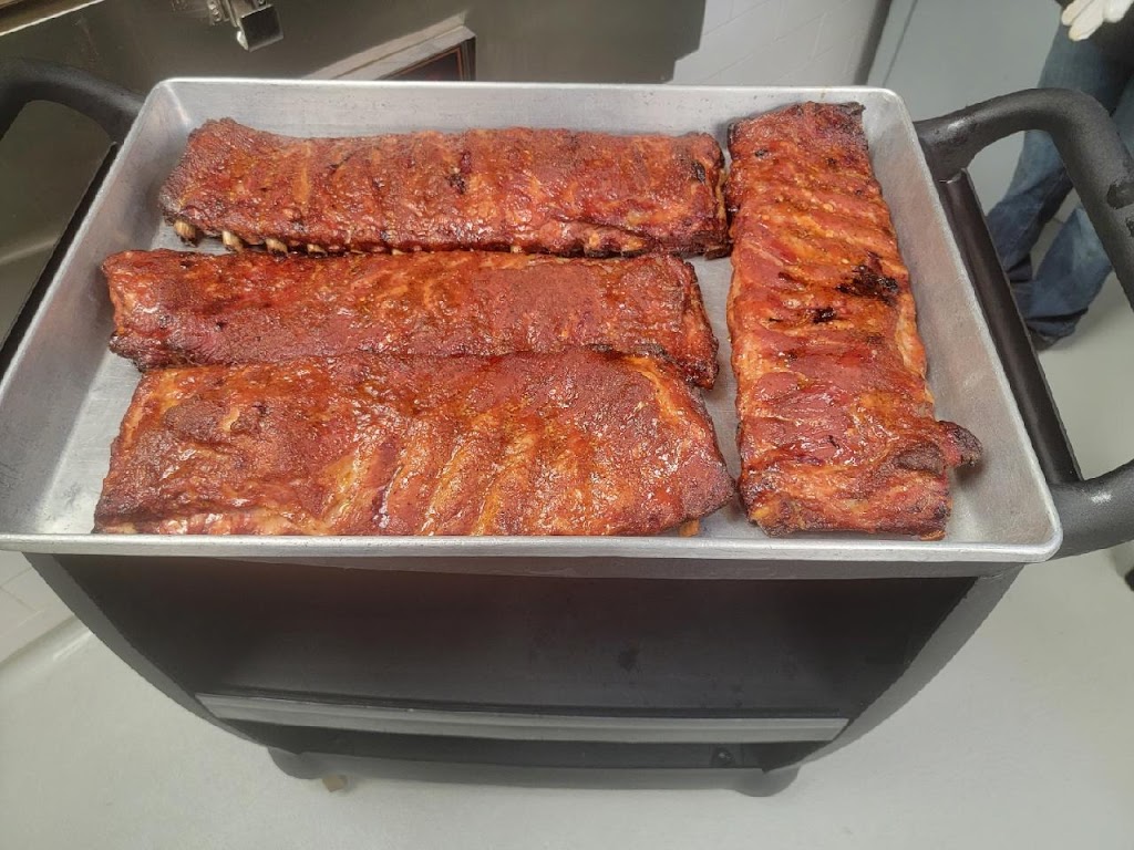 D K Bones BBQ | restaurant | 2006 E Green Dr, High Point, NC 27260, USA | 3368585374 OR +1 336-858-5374