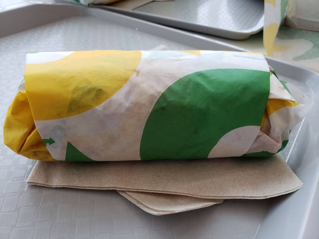 Subway | restaurant | 5100 Erin Mills Pkwy, Mississauga, ON L5M 4Z5, Canada | 9058288568 OR +1 905-828-8568