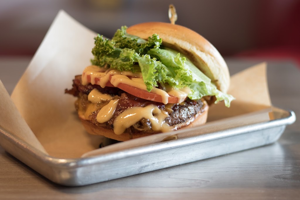 Aioli Gourmet Burgers - 7th and Bell | restaurant | 430 E Bell Rd #103, Phoenix, AZ 85022, USA | 6026333030 OR +1 602-633-3030