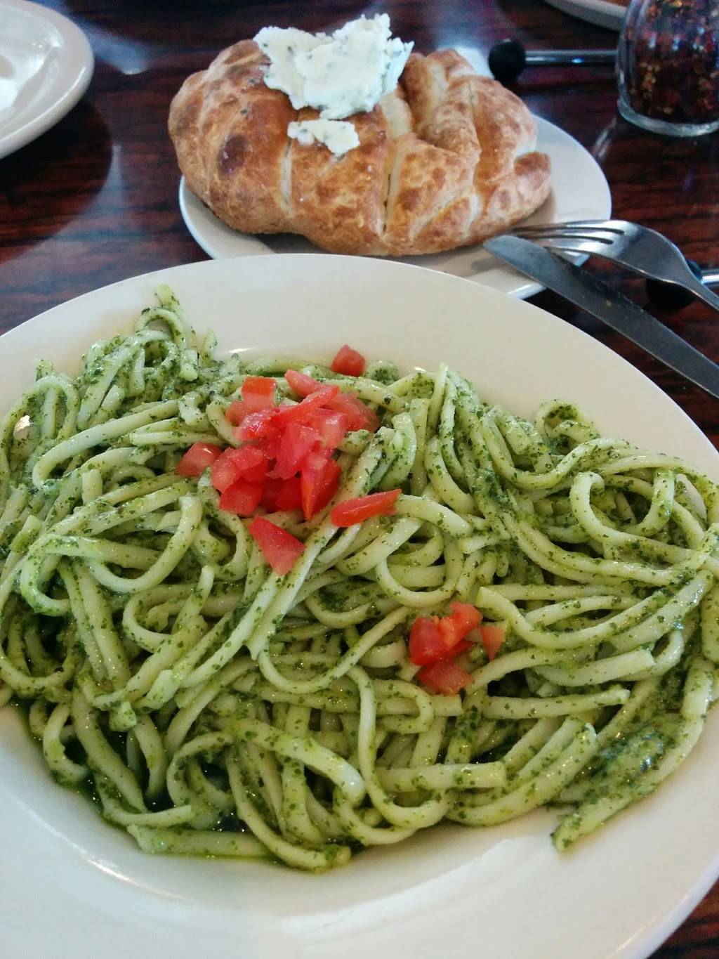 Village Pizzeria | restaurant | 11329 Deerfield Dr, Truckee, CA 96161, USA | 5305877171 OR +1 530-587-7171