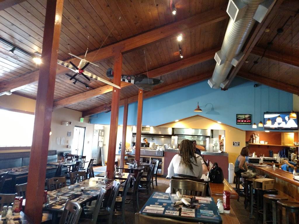 Flyers Restaurant and Brewery | restaurant | 32295 WA-20, Oak Harbor, WA 98277, USA | 3606755858 OR +1 360-675-5858