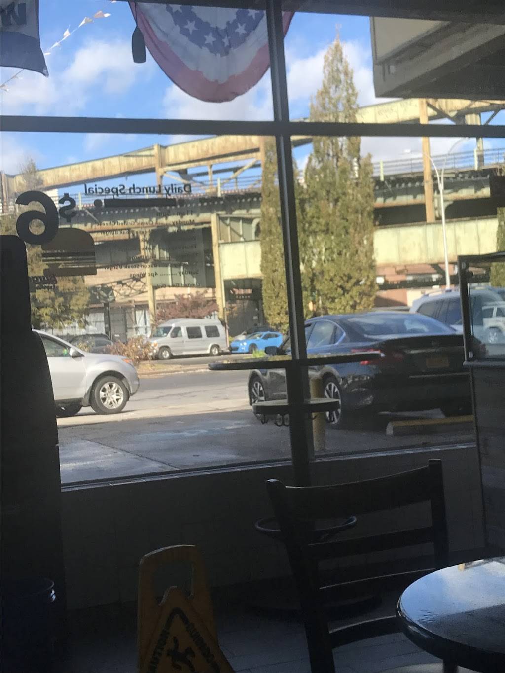 Burger Urway Express | restaurant | 1846 E New York Ave, Brooklyn, NY 11207, USA | 3476632315 OR +1 347-663-2315