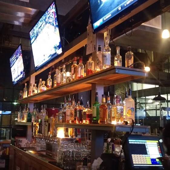 Willies Brew & Que | restaurant | 300 Tingey St SE, Washington, DC 20003, USA | 2026516375 OR +1 202-651-6375