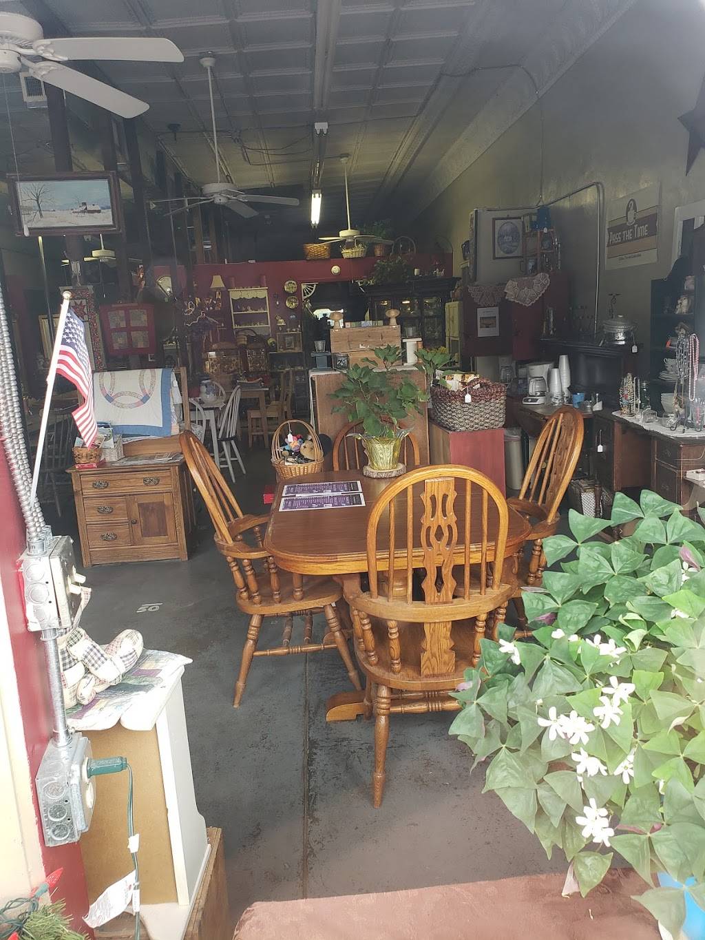 Guy & Maes Tavern | restaurant | 119 W William St, Williamsburg, KS 66095, USA | 7857468830 OR +1 785-746-8830