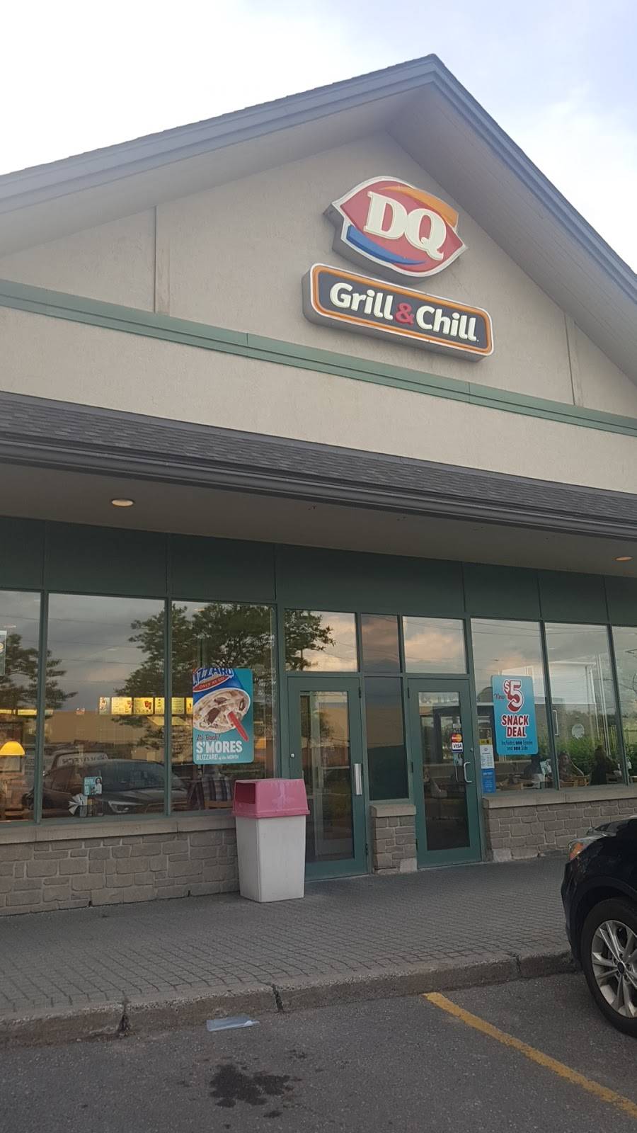 Dairy Queen Grill & Chill | restaurant | 415 Hazeldean Rd, Kanata, ON K2L 4C6, Canada | 6135918335 OR +1 613-591-8335