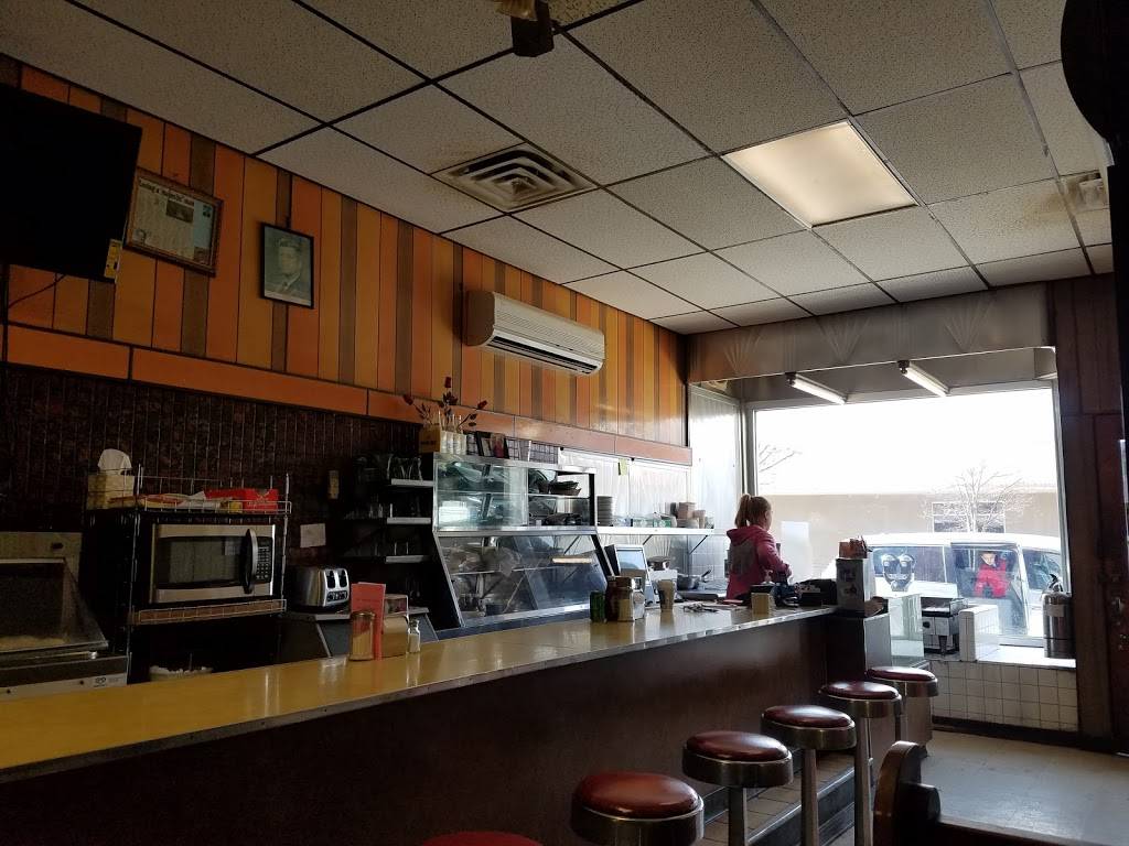 Majestic Lunch | meal takeaway | 20 S Main St, Pittston, PA 18640, USA | 5706558888 OR +1 570-655-8888