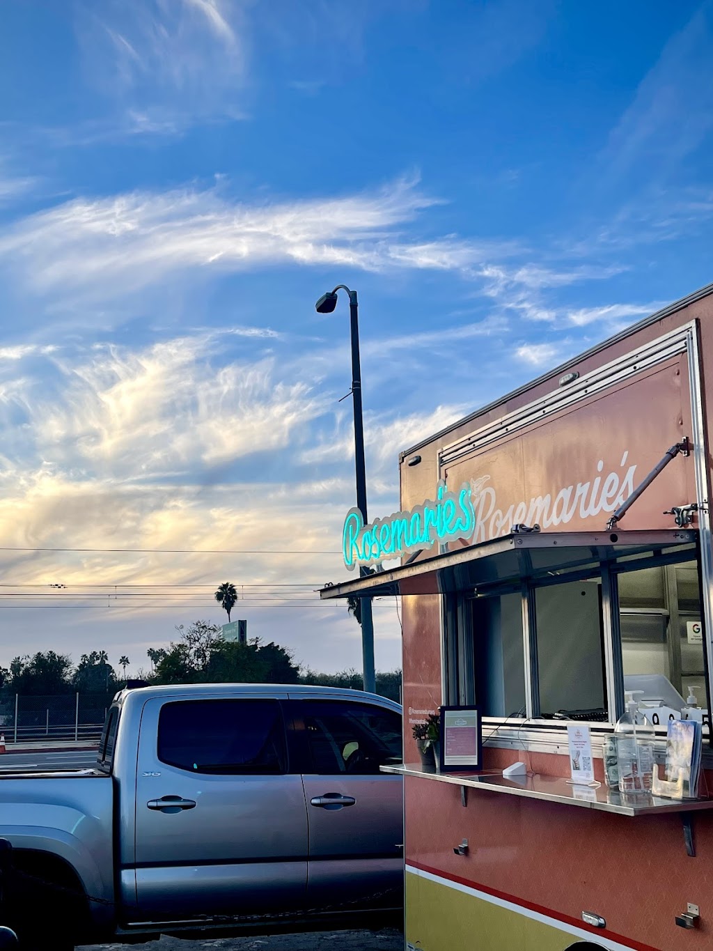 Rosemaries Burgers | restaurant | 4112 Napier St, San Diego, CA 92110, USA | 8329280647 OR +1 832-928-0647