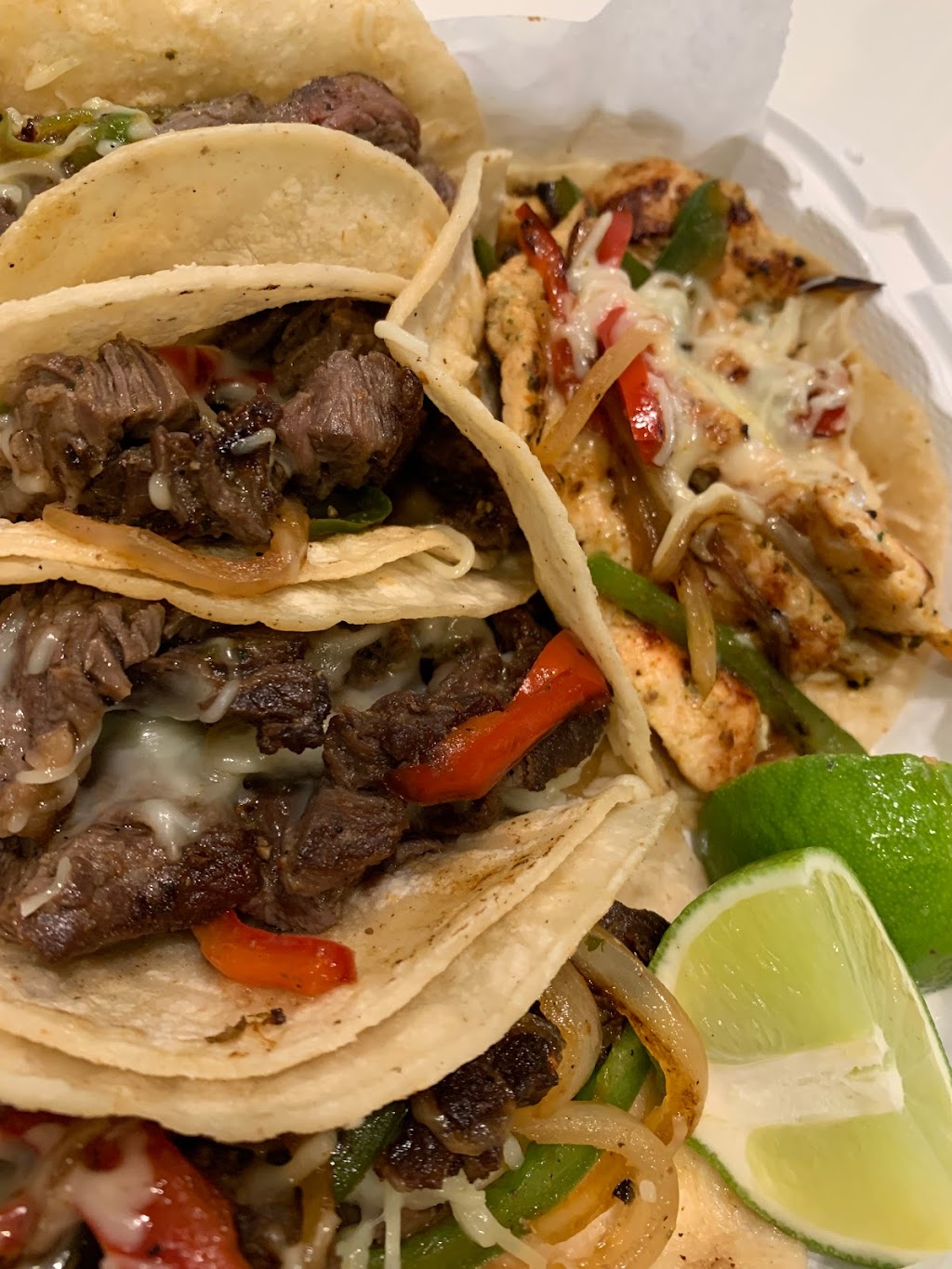 Diaz Food Truck | restaurant | 2150 E 7th St, Austin, TX 78702, USA | 7373441316 OR +1 737-344-1316