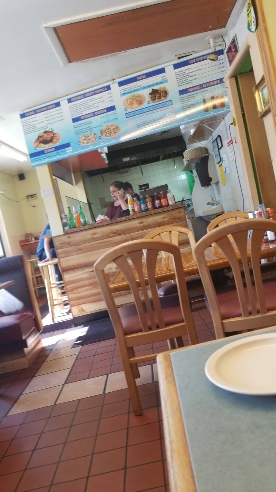 Las Mojarras Restaurant | restaurant | 3522 E 100th St, Chicago, IL 60617, USA | 7739337237 OR +1 773-933-7237