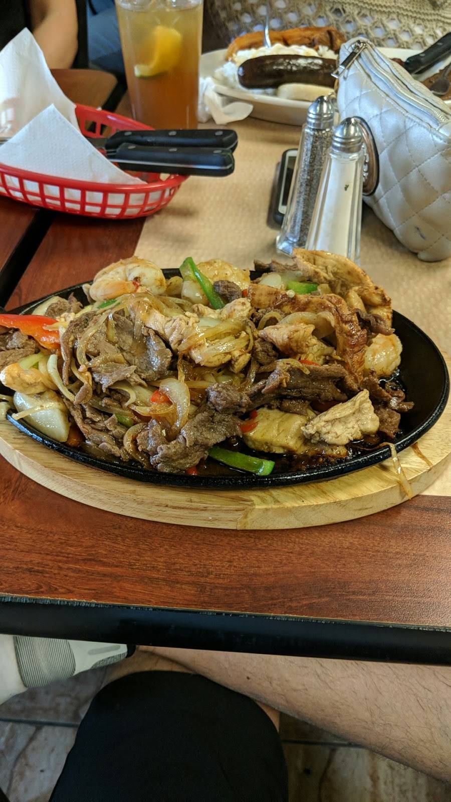 Mi Tierra Latina | restaurant | 6802 W Hillsborough Ave, Tampa, FL 33634, USA | 8132497466 OR +1 813-249-7466