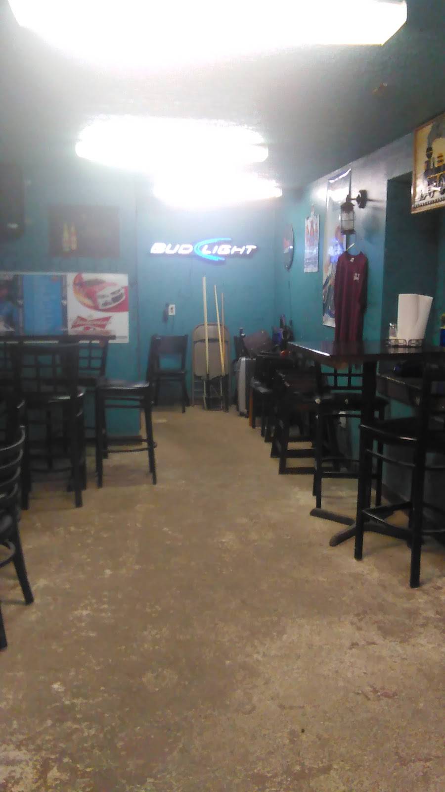 At the Tracks | restaurant | 11739 5th St, North Zulch, TX 77872, USA | 9363992410 OR +1 936-399-2410