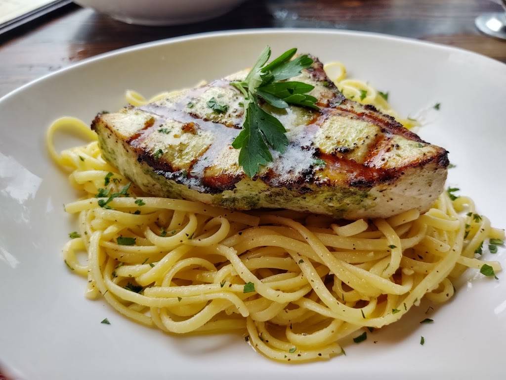 Vinnies | restaurant | 106 Commercial Blvd, Lauderdale-By-The-Sea, FL 33308, USA | 9547728111 OR +1 954-772-8111