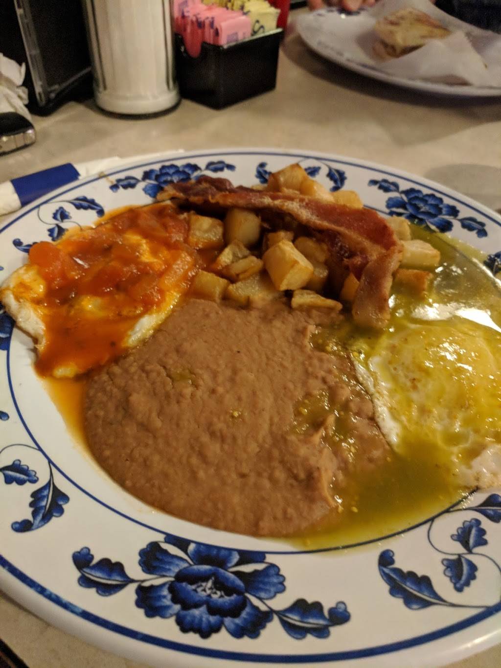 Las Sabrosas en Bandera | restaurant | 1105 Bandera Rd, San Antonio, TX 78228, USA | 2104321324 OR +1 210-432-1324