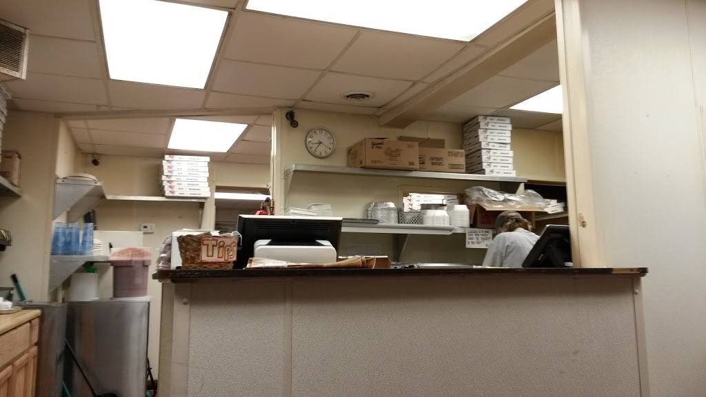 Cannonsburg Giovannis | restaurant | 1724 Cannonsburg Rd # 5, Ashland, KY 41102, USA | 6069280321 OR +1 606-928-0321