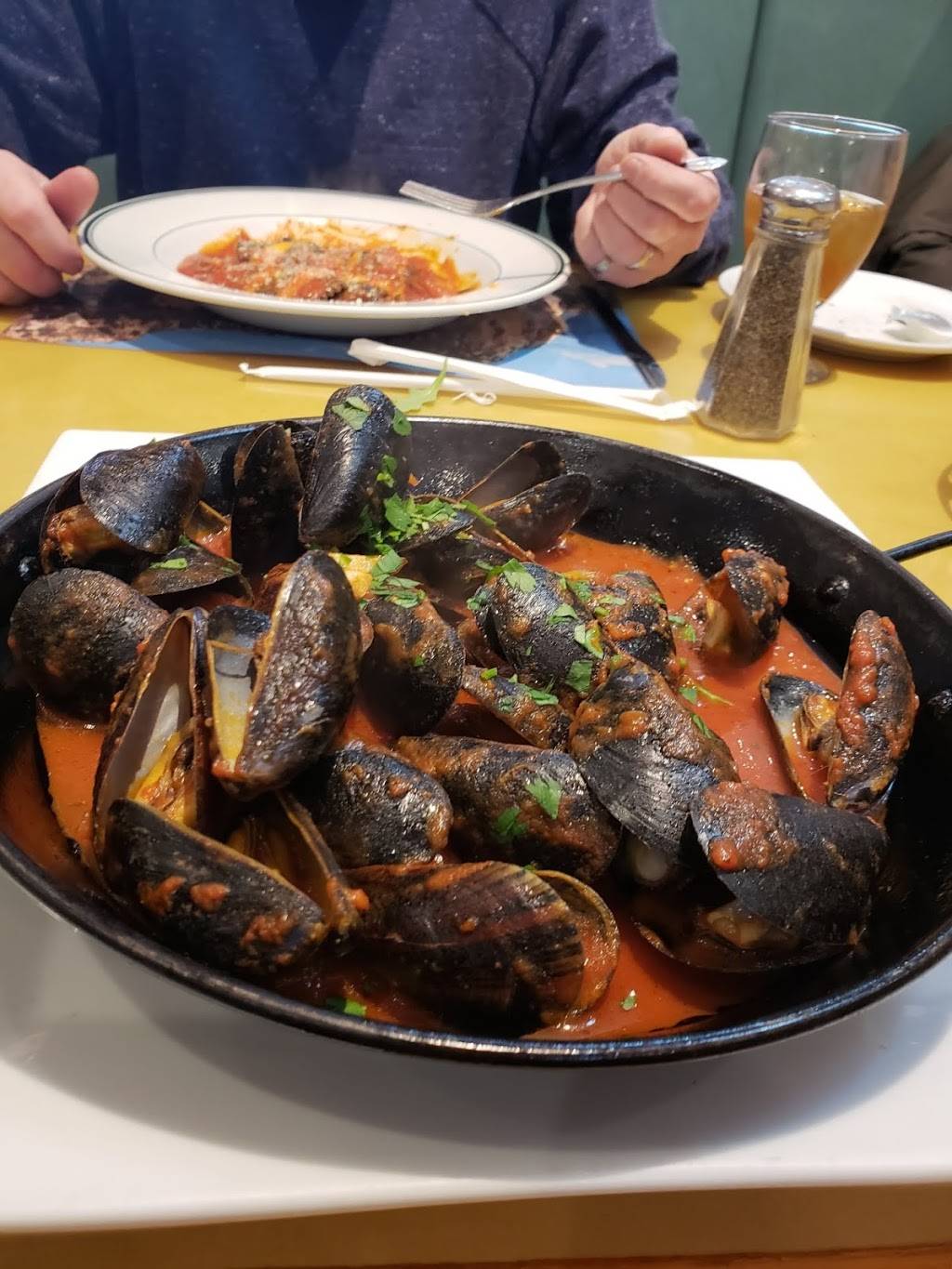 Mr Pizzas Pasta House | restaurant | 2325 Richmond Ave, Staten Island, NY 10314, USA | 7183700102 OR +1 718-370-0102