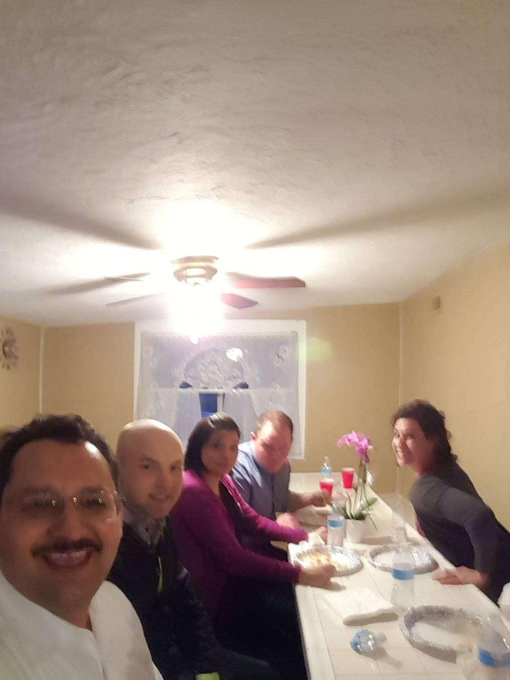 Beer 32 Bar & Grill. | restaurant | 4215 W Southport Rd, Peoria, IL 61615, USA | 3098392049 OR +1 309-839-2049