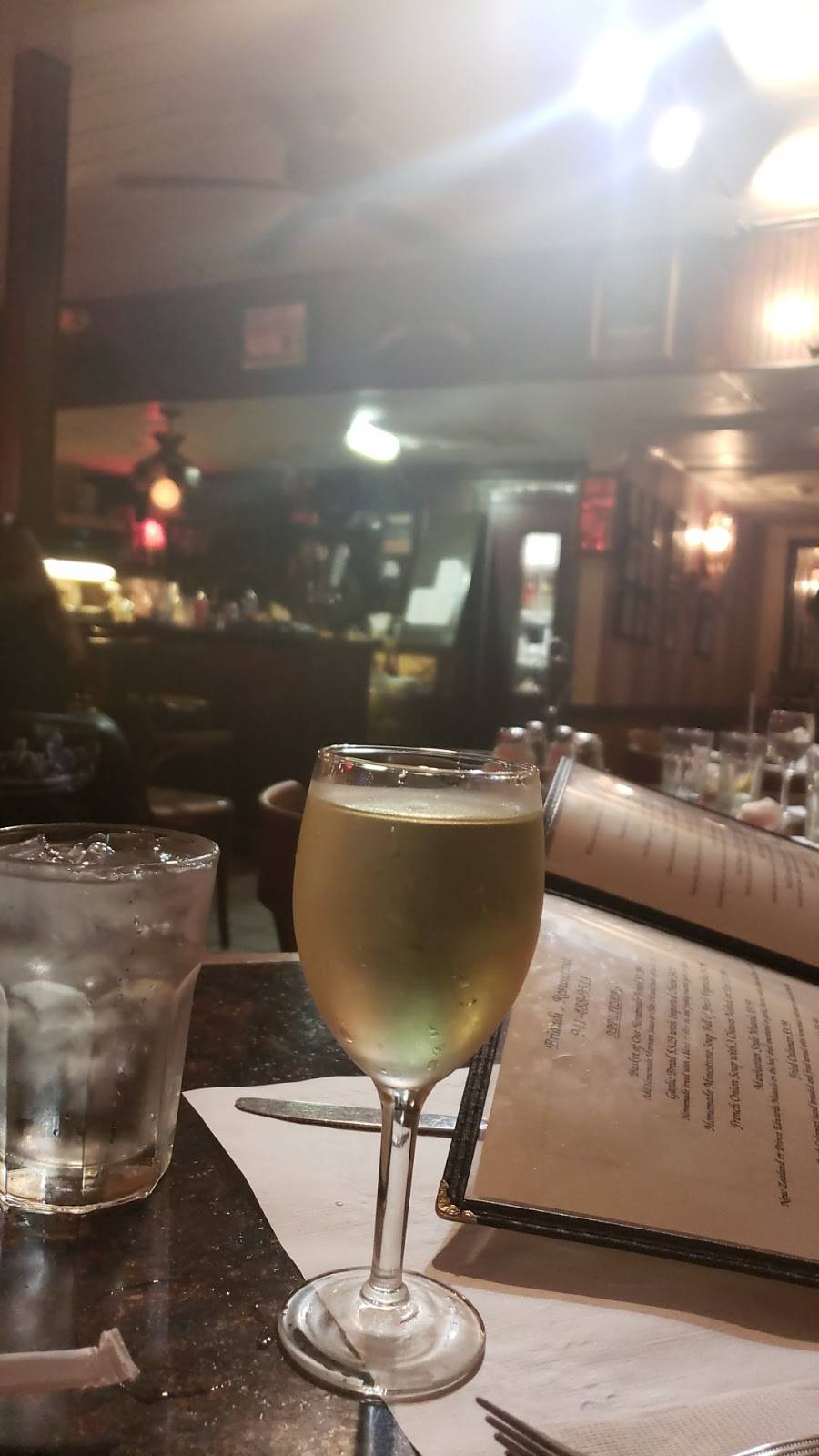 Briandis Restaurant | restaurant | 202 S Tamiami Trail, Nokomis, FL 34275, USA | 9414889511 OR +1 941-488-9511