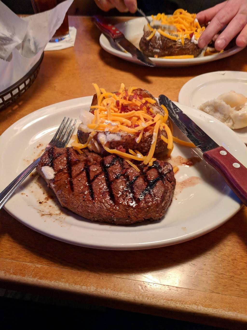 Texas Roadhouse | restaurant | 515 N Lexington-Springmill Rd, Ontario, OH 44906, USA | 4195297427 OR +1 419-529-7427