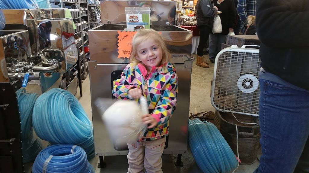 Bacon Farm Maple Products | restaurant | 1427 Pond Rd, Sidney, ME 04330, USA | 2075475053 OR +1 207-547-5053