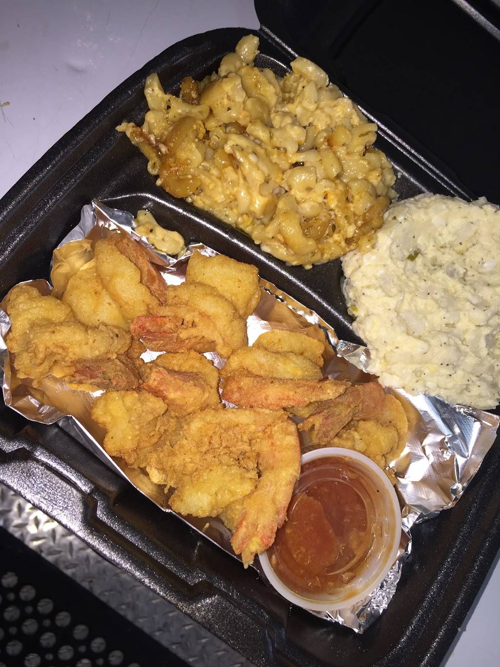 Chef Dontes Delicious Dishes | restaurant | 6100 N Broad St, Philadelphia, PA 19141, USA | 2674711435 OR +1 267-471-1435