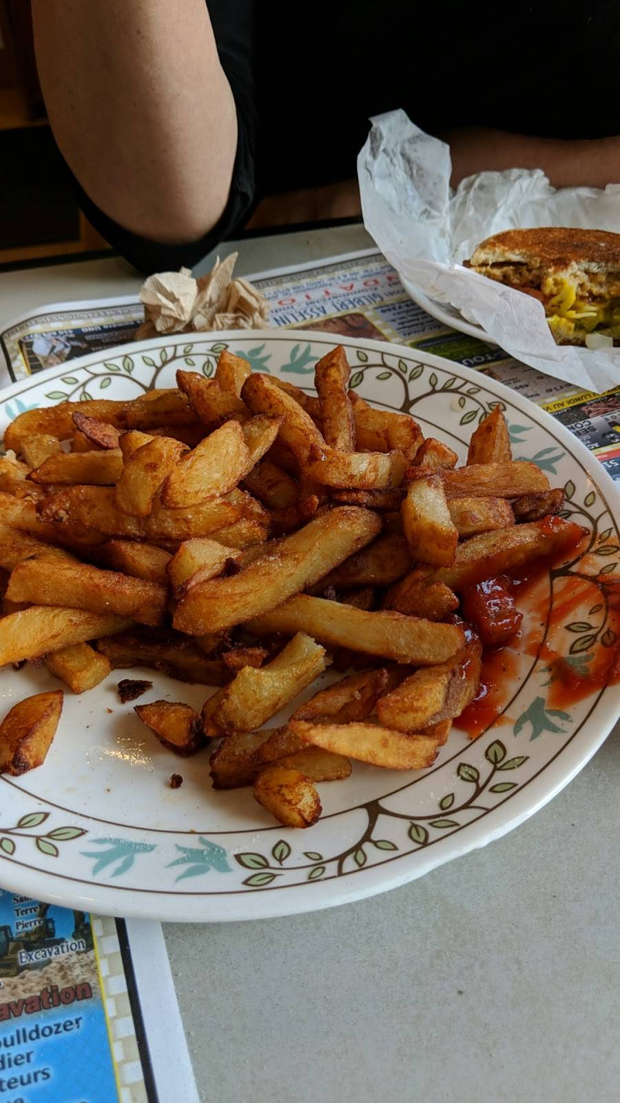 Casse-Croute 125 | restaurant | 125 Route de Rawdon, Rawdon, QC J0K 1S0, Canada | 4508341597 OR +1 450-834-1597