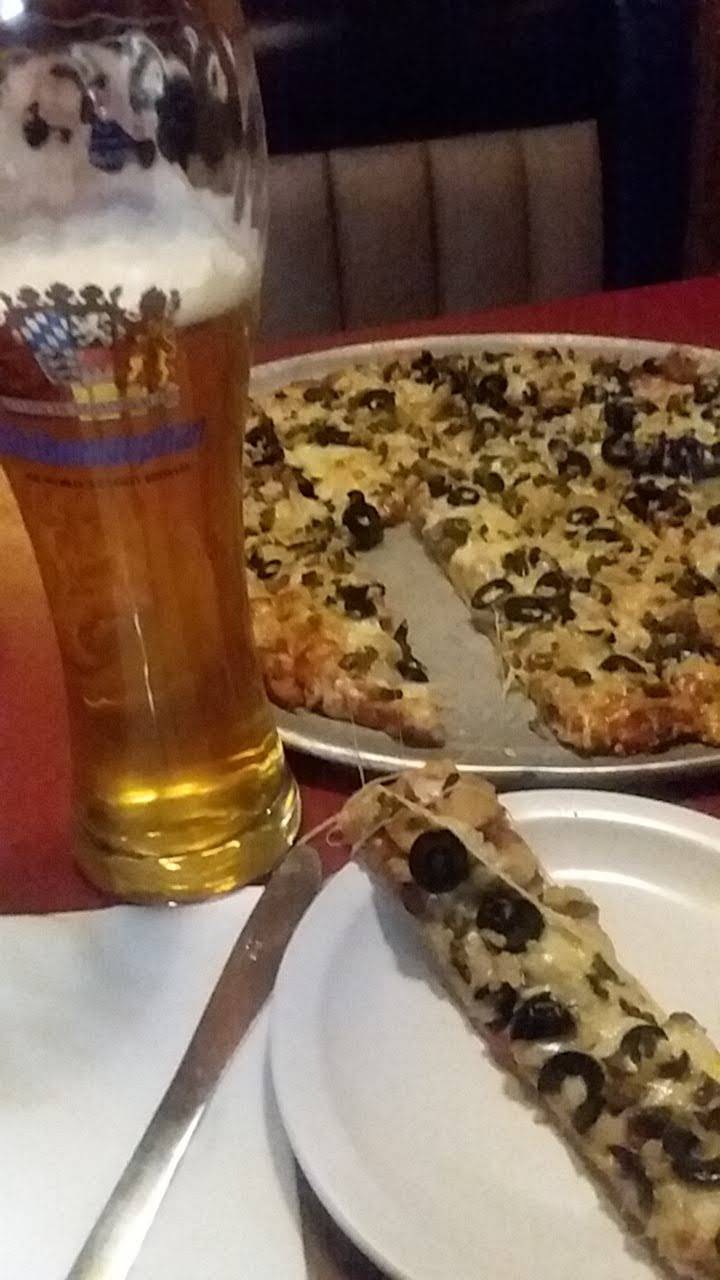 Agatuccis Restaurant | restaurant | 2607 N University St, Peoria, IL 61604, USA | 3096888200 OR +1 309-688-8200