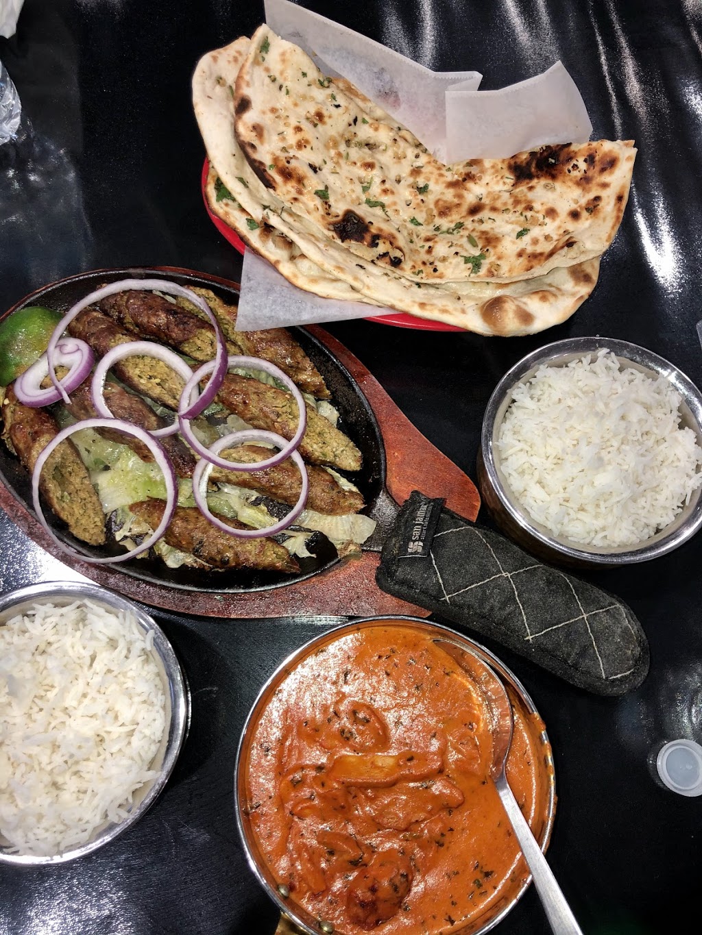 Spice grill and bar | restaurant | 220 Broadway, San Antonio, TX 78205, USA | 2102570390 OR +1 210-257-0390