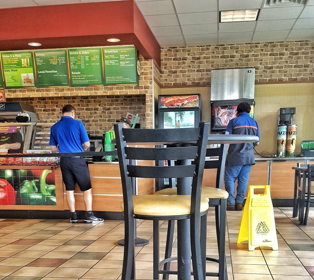 Subway Restaurants | restaurant | 2701 W SW Loop 323 Suite 800, Tyler, TX 75701, USA | 9035614700 OR +1 903-561-4700