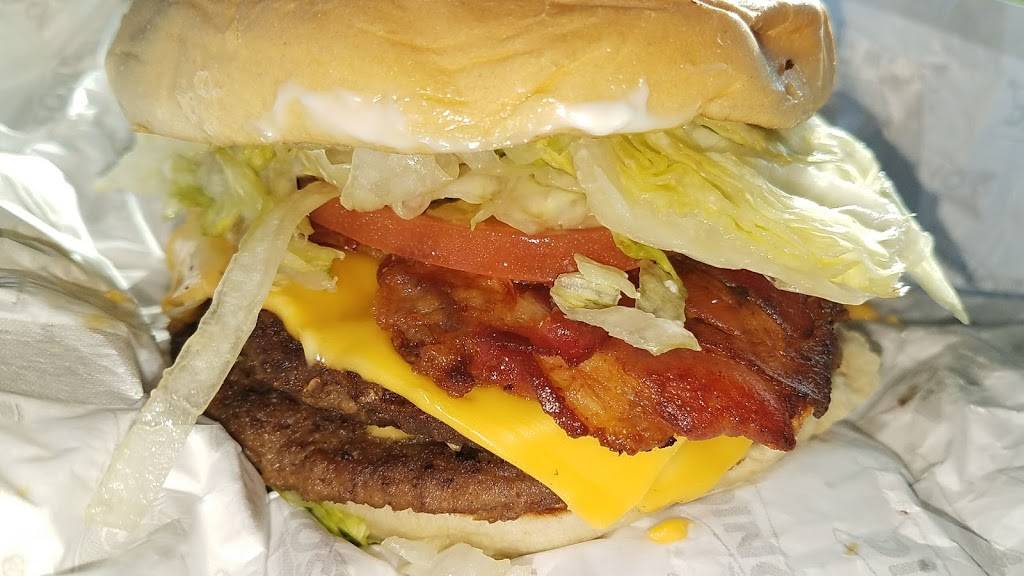 Sonic Drive-In | restaurant | 999 Independence Blvd, Bedford, VA 24523, USA | 5405876548 OR +1 540-587-6548